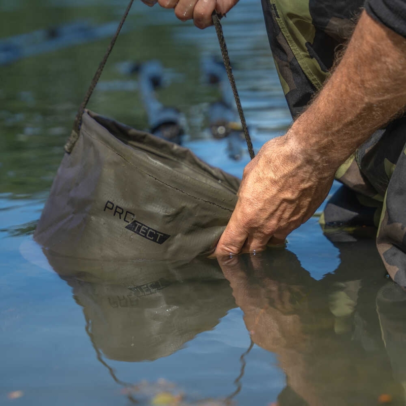 Avid Carp Pro Tect Water Bucket